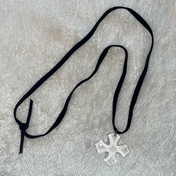 Baccarat Clear Crystal Cross Shaped Necklace‎ with Gold - Picture 4 of 6